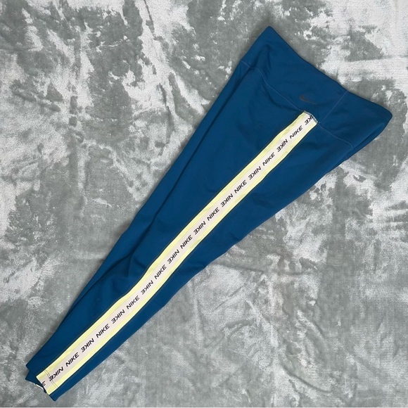 Nike Dri-Fit Side Stripe Logo Tape Blue Leggings Size Small - Picture 1 of 7